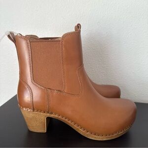 NEW Dansko Shayna Heeled Calf Leather Chelsea Clogs Boot Side Zip